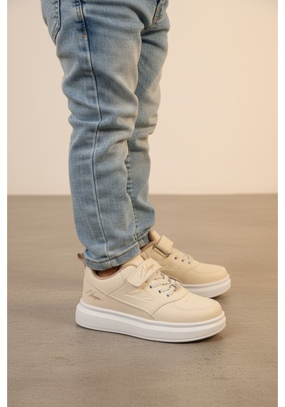 Enoch Cırt Cırtlı Yazı Baskılı Beyaz Tabanlı Bağcıklı Çocuk Sneaker Bej