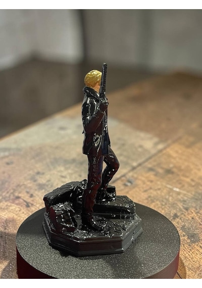 Resident Evil Leon S Kennedy Savaş Alanı Tasarım Koleksiyonluk Figür Heykel 15 Cm