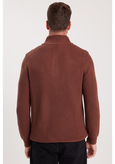 Tudors Erkek Slim Fit Dar Kesim Fermuarlı Kahverengi Dik Yaka Triko Kazak-34924 Kahverengi