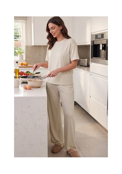Lela Yumuşak Dokulu Bisiklet Yaka Lastikli Bel Kısa Kollu Pijama Takımı Bayan Pijama Takımı 65720102 Ekru