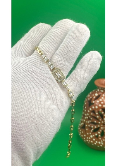 Xuping 14 Ayar Rengi Baget Zirkon Taşlı Kadın Çelik Bileklik Gold