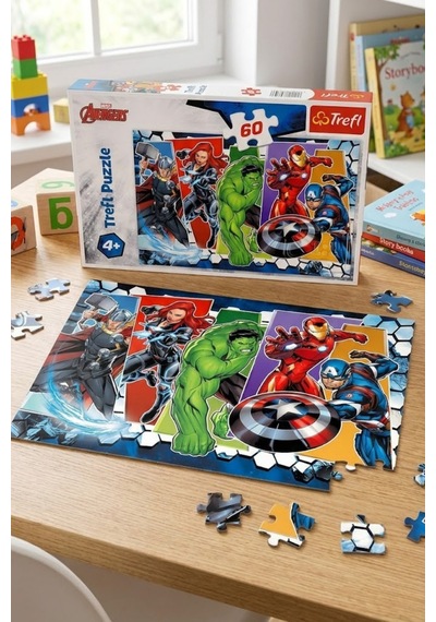 Trefl Avengers Puzzle 60 Parça Lisanslı - 4 Yaş Üzeri Eğitici Çocuk Yapboz Oyuncak 33x22 Cm