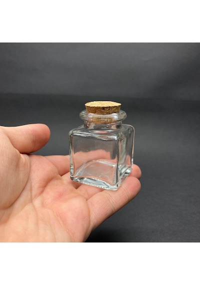Tıpalı Cam Kare Kavanoz 40 ML