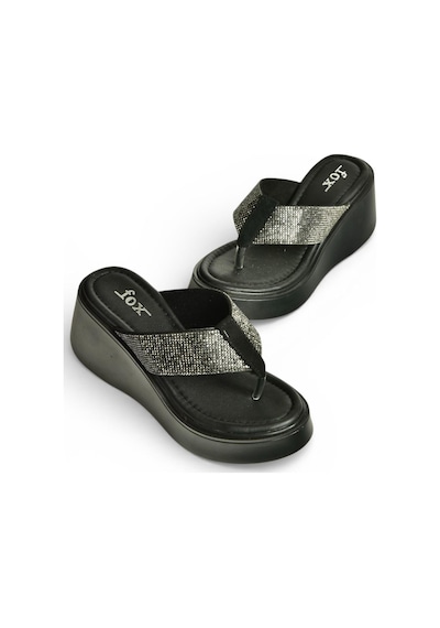 Fox Shoes Y973525309 Siyah Taş Detaylı Parmak Arası Kalın Tabanlı Kadın Terlik Siyah