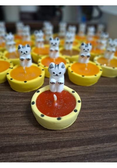 Kedi Figürlü Şık Mum Kırmızı