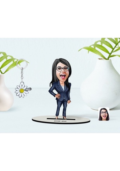 Kişiye Özel Kadın Patron Karikatürlü 3D Ahşap Biblo Ve Isimli Sil (473566802)