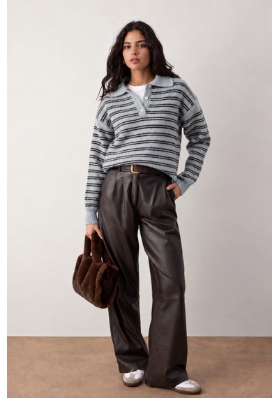 Maison Velora Kadın Mavi Siyah Çizgili Basic Oversize Polo Yaka Yarım Pat Düğmeli Triko Kazak-27aj002 Mavi 923050279 Mavi Maison Velora Kadın Mavi Siyah Çizgili Basic Oversize Polo Yaka Yarım Pat Düğmeli Triko Kazak-27aj002 Mavi 923050279 Mavi