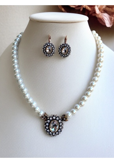 Kristal Oval Taşlı İnci Kolye Ve Küpe Seti Beyaz