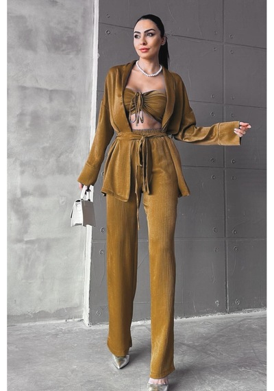 Fashion Cocktail Soft Yumuşak Saten Kumaşlı Büzgü Bağlama Lastikli Kroplu Ceketli Pantolonlu 3 Lü Takım Dore Fashion Cocktail Soft Yumuşak Saten Kumaşlı Büzgü Bağlama Lastikli Kroplu Ceketli Pantolonlu 3 Lü Takım Dore