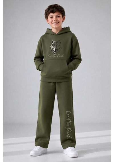 Riccotarz Erkek Çocuk Önü Ve Arkası Kurt Çizim Baskılı Kapüşonlu Sweatshirt Yeşil Eşofman Takım Riccotarz Erkek Çocuk Önü Ve Arkası Kurt Çizim Baskılı Kapüşonlu Sweatshirt Yeşil Eşofman Takım
