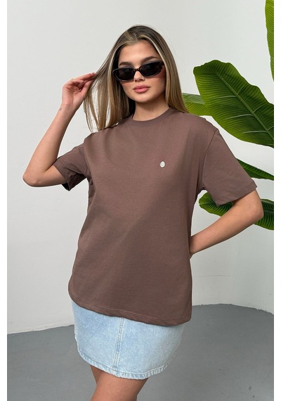 Giysa Kadın Gümüş Aksesuar Detaylı Pamuklu T-shirt Açık Kahverengi - 26y 26510 Giysa Kadın Gümüş Aksesuar Detaylı Pamuklu T-shirt Açık Kahverengi - 26y 26510