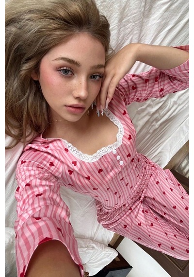 Bella Notte Pembe Dantel Yaka Detaylı Süs Düğmeli Uzun Kollu Pijama Takımı