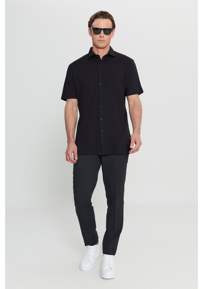 AC&Co / Altınyıldız Classics Erkek Sıyah Pamuklu Comfort Fit Rahat Kesim Klasik Yaka Örme Gömlek Siyah