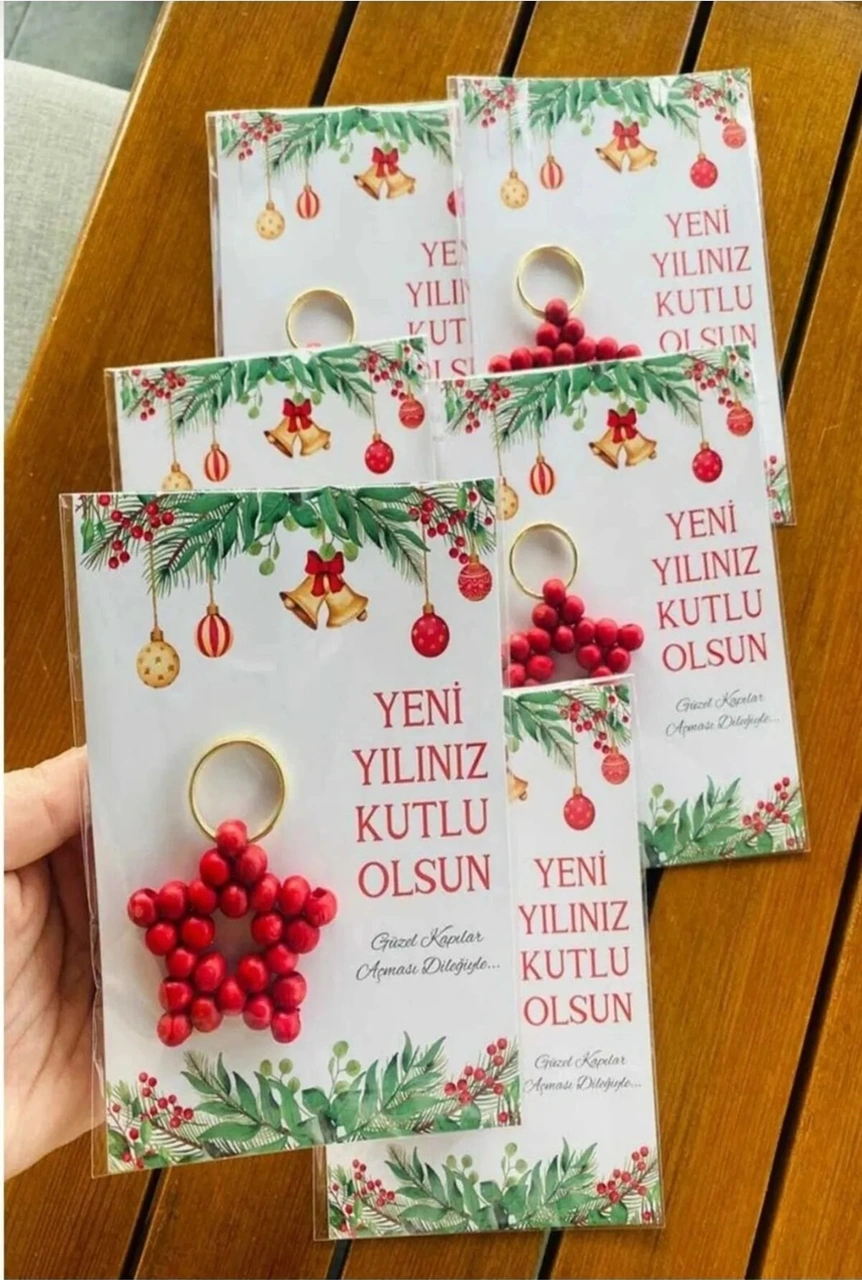 5 Adet Yeni Yılınız Kutlu Olsun Kartlı Hediyelik Anahtarlık - Ahşap Kırmızı - Yılbaşı Hediyesi