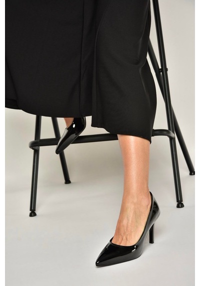Fox Shoes U676082008 Siyah Rugan İnce Topuklu Kadın Stiletto Ayakkabı Siyah