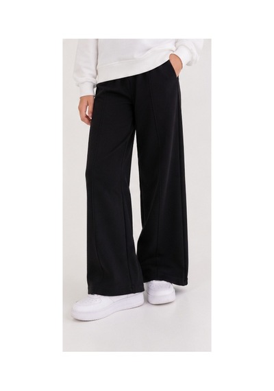 Mila Mood Kız Çocuk Ekru Sweatshirt Siyah Şal Detaylı Bol Paça Pantolon 2 Li Takım Siyah- Beyaz Mila Mood Kız Çocuk Ekru Sweatshirt Siyah Şal Detaylı Bol Paça Pantolon 2 Li Takım Siyah- Beyaz