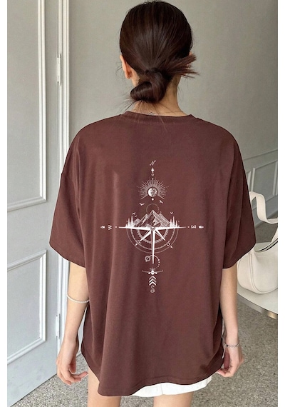 Unisex Yön Gösteren Baskılı Tasarım Tshirt Kahverengi