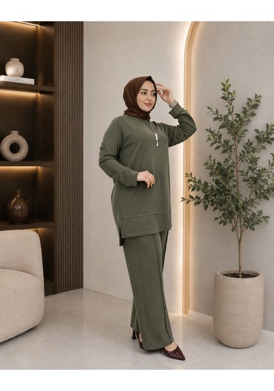 Pike Kumaş Tesettür Pantolonlu Takım Büyük Beden Rahat Kalıp Uzun Tunik İkili Takım 42-54 Beden Mürdüm Pike Kumaş Tesettür Pantolonlu Takım Büyük Beden Rahat Kalıp Uzun Tunik İkili Takım 42-54 Beden Mürdüm