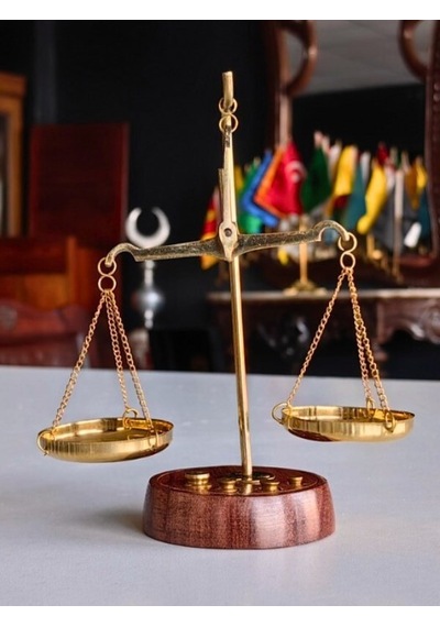3 Lü Masaüstü Dekoratif Set Manyetik Kum Saati, Adalet Terazisi Ve Batmayan Gemi Biblosu