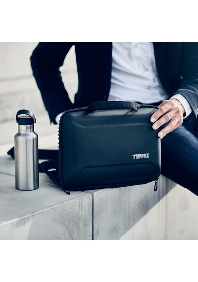 Thule Gauntlet 4 Apple Uyumlu MacBook Pro Çantası 16" - Black Diğer