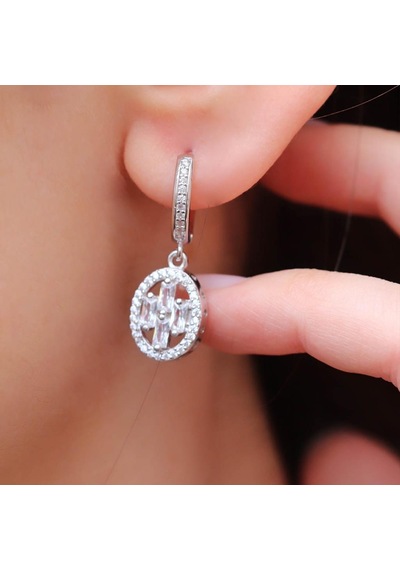 Starlight Diamond Elips Zirkon Taş Ortası 4 Baget Pırlanta Montür Gümüş Küpe