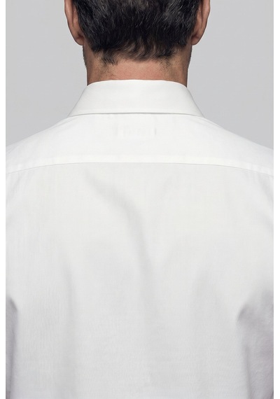 Bisse Beyaz Regular Fit Cepsiz Klasik Uzun İtalyan Yaka Saten Gömlek Gmkls252184 D01