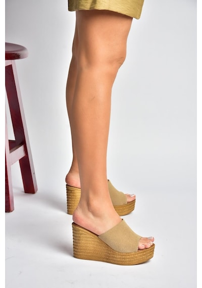 Fox Shoes Y996559902 Bej Süet Dolgu Tabanlı Kadın Terlik