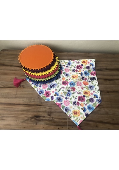 Çiçek Desenli Runner & Ponponlu Supla Çok Renkli