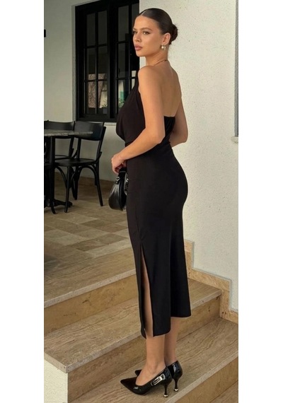 Modasehle Kadın Boyunluklu Göğüs Dekolteli Yırtmaçlı Sandy Kumaş Elbise Siyah Modasehle Kadın Boyunluklu Göğüs Dekolteli Yırtmaçlı Sandy Kumaş Elbise Siyah