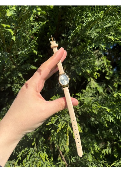 Minimal Deri Kordon Kadın Kol Saati İçi Sarı Altın