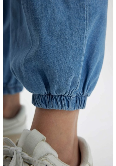 Defacto Kız Çocuk Kargo Fit Esnek Bantlı Paça Jean Pantolon B4952A824SPNM28 Mavi Defacto Kız Çocuk Kargo Fit Esnek Bantlı Paça Jean Pantolon B4952A824SPNM28 Mavi