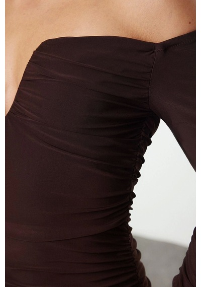Ersefa Moda Stil Fitted Carmen Yaka Midi Boy Vücuda Oturan Örme Elbise Kahverengi
