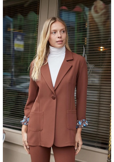 Yakalı Cepli Uzun Kol Kolu İsterse Katlanabilen Kumaş Blazer Ofis Ceket-koyu Taba K.taba Yakalı Cepli Uzun Kol Kolu İsterse Katlanabilen Kumaş Blazer Ofis Ceket-koyu Taba K.taba