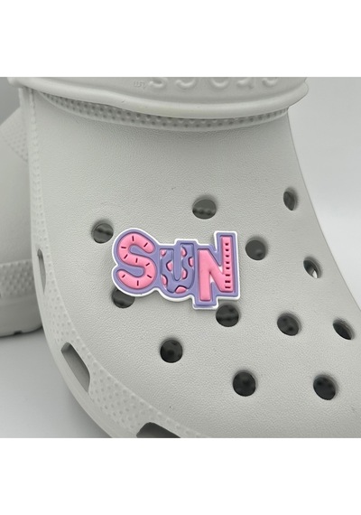 Crocs Terlik Süsü Ve Aksesuarı , Çanta Süsü Jibbitz 3d Sun Yazılı 03 Görsel Logo Aksesuar Lila-pembe-beyaz Crocs Terlik Süsü Ve Aksesuarı , Çanta Süsü Jibbitz 3d Sun Yazılı 03 Görsel Logo Aksesuar Lila-pembe-beyaz