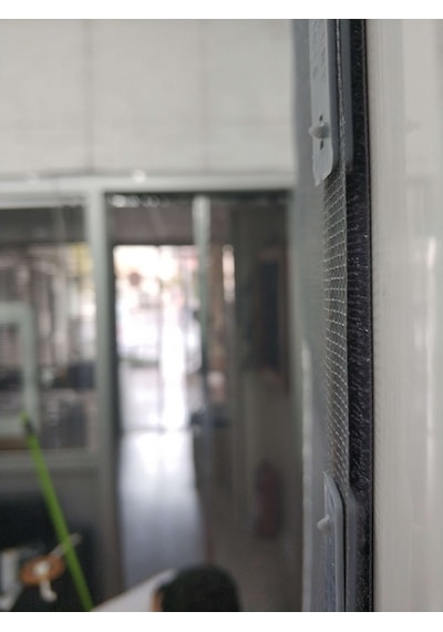 Mıknatıslı Fiberglass Yanmaz Tül Otomatik Kapı Sinekliği Mıknatıslı Fiberglass Yanmaz Tül Otomatik Kapı Sinekliği