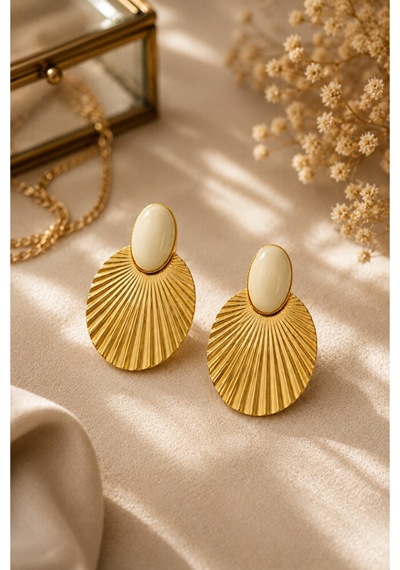 Gold Vintage Yelpaze Formlu Krem Taş Detaylı Kadın Küpe 4 Cm Şık Çok Renkli