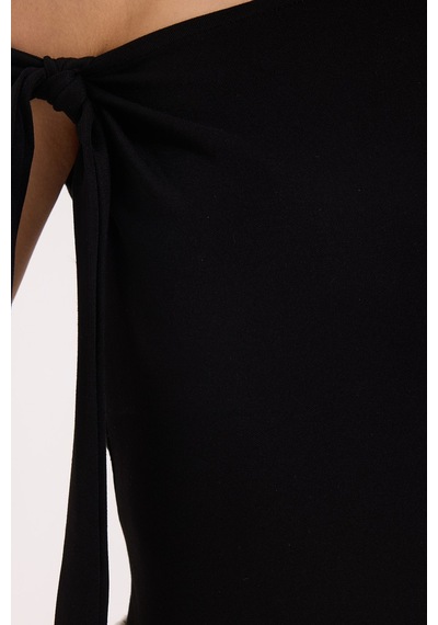 Tudors Kadın Slim Fit Dar Kesim Kısa Kollu Kayık Yaka Siyah Bluz-50538