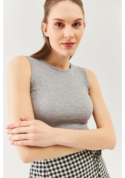 Butikgiz Kadın Sıfır Kol Bisiklet Yaka Vücuda Oturan %100 Pamuklu Kaşkorse Esnek Crop Bluz Gri