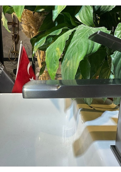 İsaoğlu Yapı Antrasit Lavabo Bataryası Antrasit Gri Venom Banyo Lavabo Armatür Antrasit