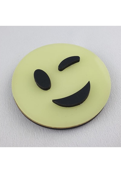 Emoji , Fosforlu Emojiler ( Karanlıkta Parlar ) Duvar Süsü 6,5 Cm (396171113)