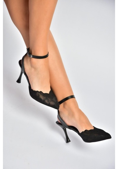 Fox Shoes Y752044206 Siyah Dantelli İnce Topuklu Kadın Ayakkabı
