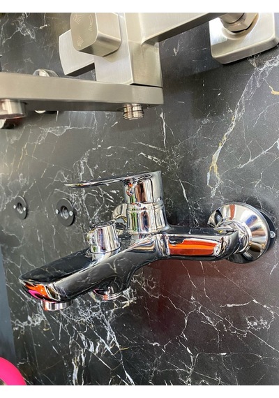 İsaoğlu Yapı Duş Seti Tepe Yağmurlama Duş Sistemi Banyo Bataryası Dahil Set Robot Duş Seti Gümüş Renk Premium Set Gümüş