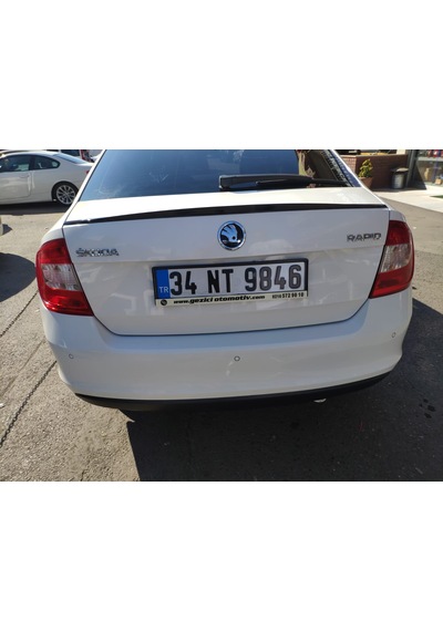 Spoiler Skoda Rapit Kasa Uyumlu Anatomik Parlak Siyah