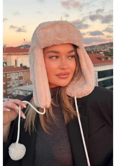 Mollycrush Kadın Bej Suni Kürk Peluş Tüylü Elit Ponponlu Şapka Bere Bej