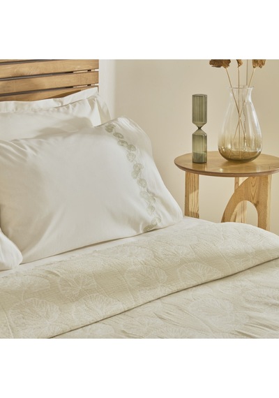Karaca Home Ginkgo Leaf Müslin Nakışlı Çift Kişilik Pike Takımı Adaçayı Adaçayı