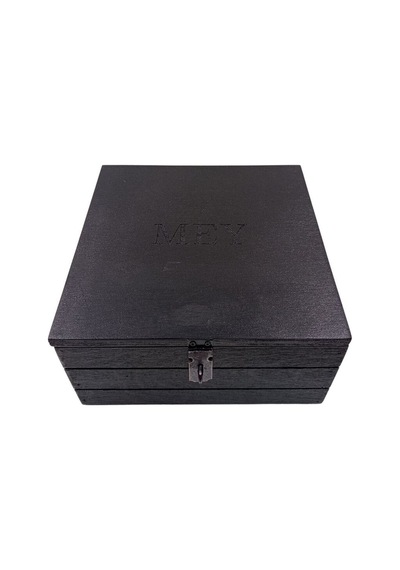 İsme Özel Opak Siyah Ahşap Kutu Lazer Kazımalı 22x22x10 Cm