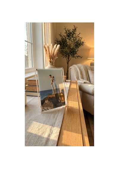 Şeffaf Pleksi Fotoğraf Çerçevesi Masaüstü Dekor 4 Farklı Ölçü Fotoğrafsız Sürpriz Hediyeli