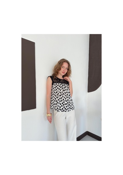 Verymoda D 3070 Dantel Detaylı Puantiyeli Plise Bluz D3070 Siyah