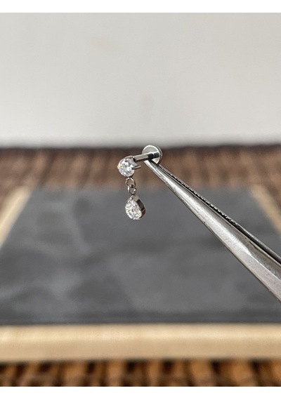 Yüksek Kalite G23 Titanium Damla Sallantı Zirkon Titanyum 6 X 1.2 MM Labret Piercing Gümüş