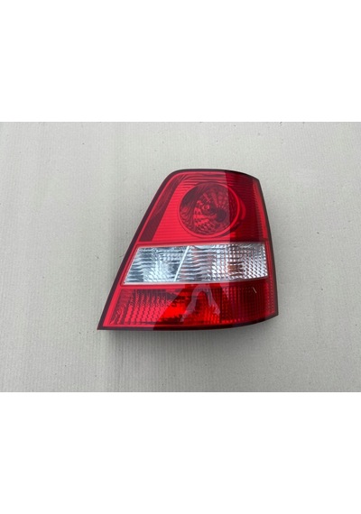 Depo Stop Lambası Sağ Kıa Sorento 2005- - 924023e000